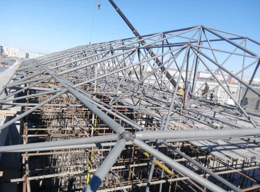 白城商贸城屋顶网架工程